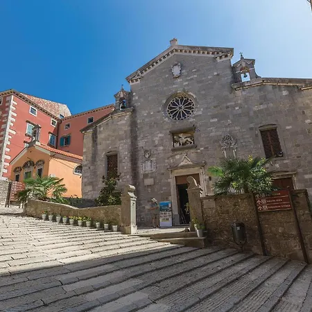 Holiday home Lovely In Labin With Outdoor Swimming Pool *